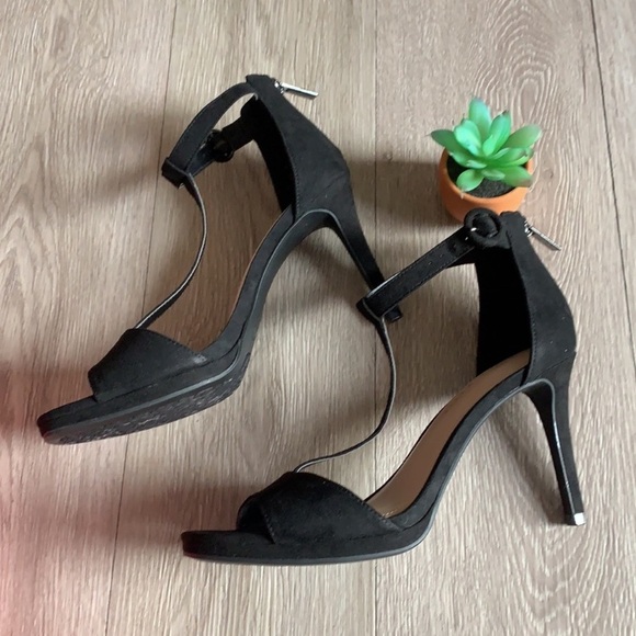 Kelly & Katie Conradd 8M New - Picture 4 of 15